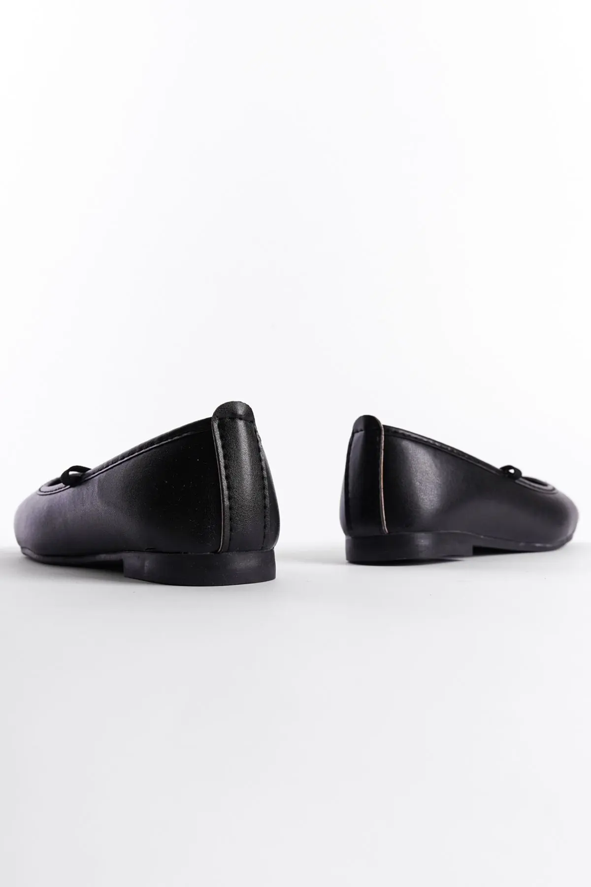 Kadın Bantlı Mat Siyah Babet