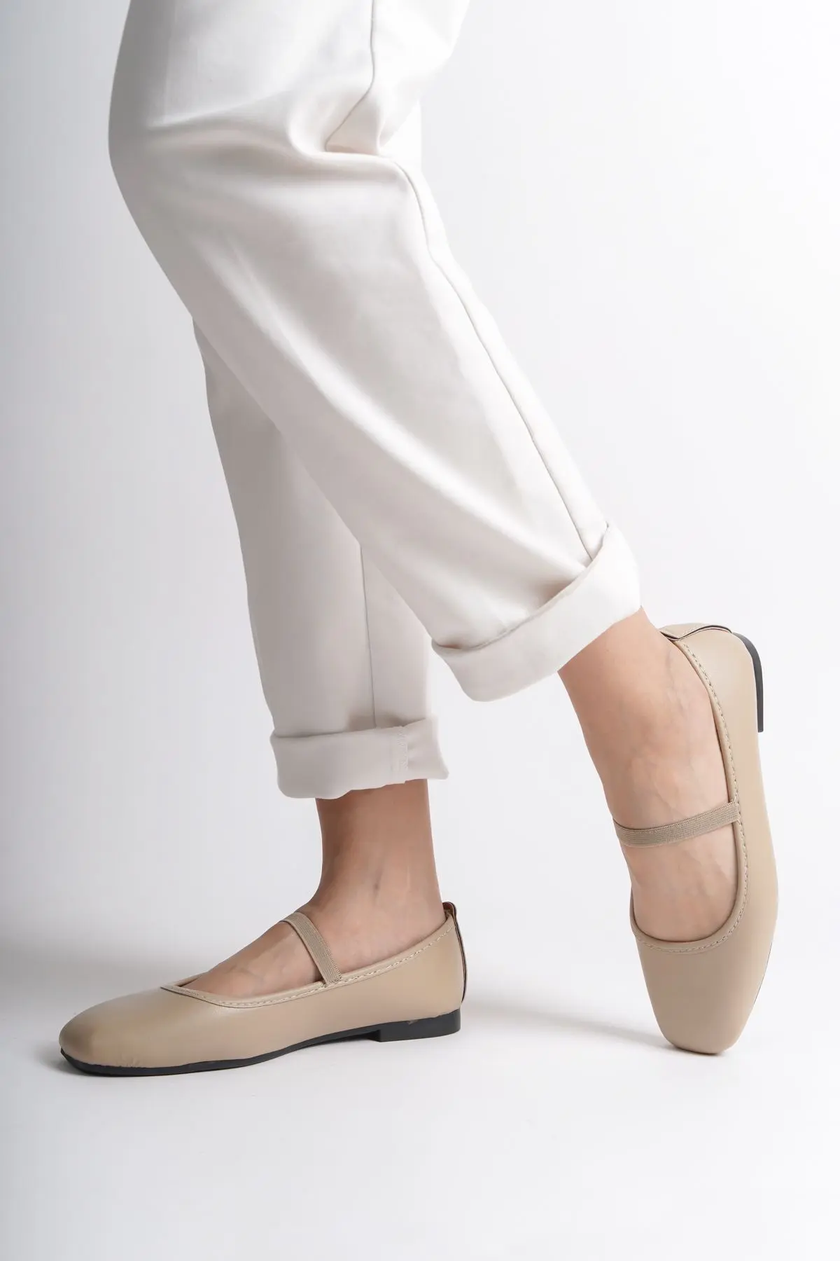 Kadın Bantlı Mat Bej Babet