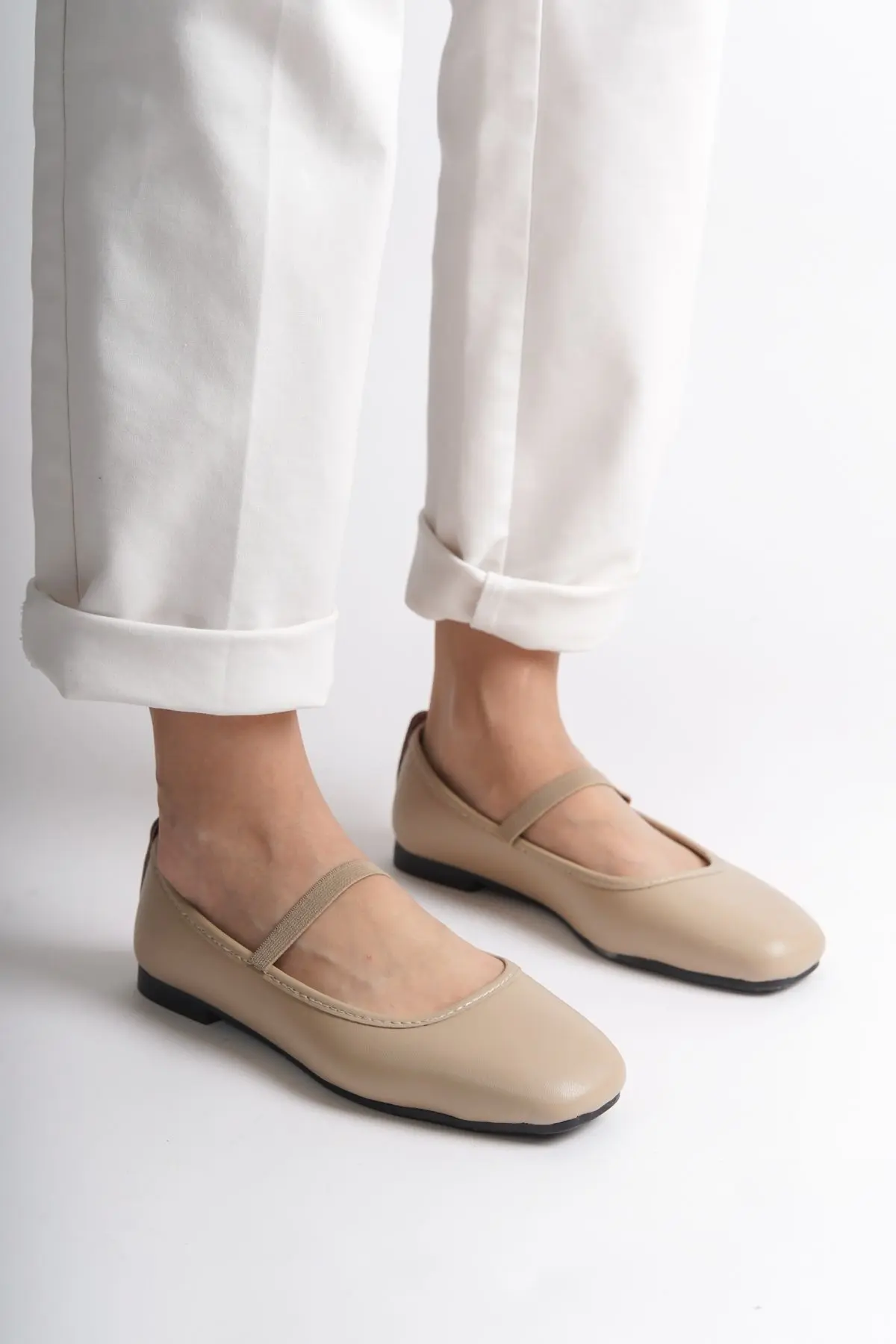 Kadın Bantlı Mat Bej Babet