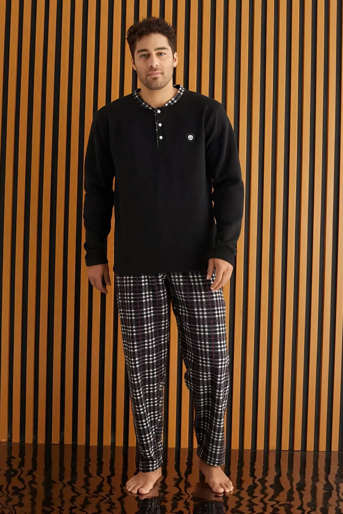 Siyah Kırmızı Ekose Desenli Polar Erkek Pijama Takımı