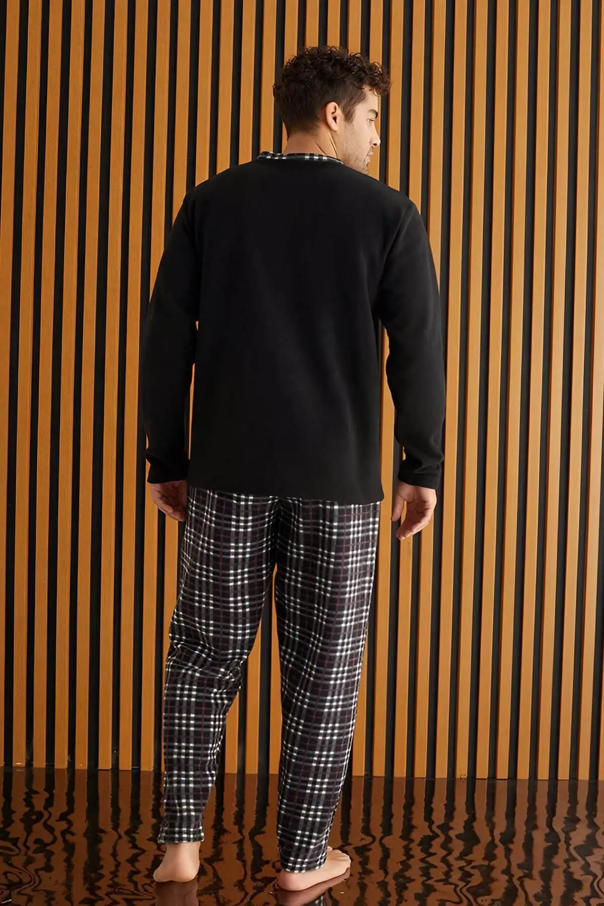 Siyah Kırmızı Ekose Desenli Polar Erkek Pijama Takımı