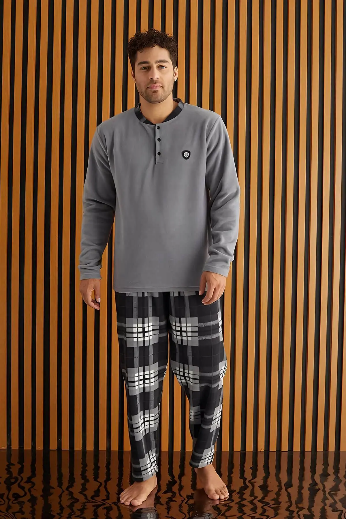 Gri Beyaz Ekose Desenli Polar Erkek Pijama Takımı