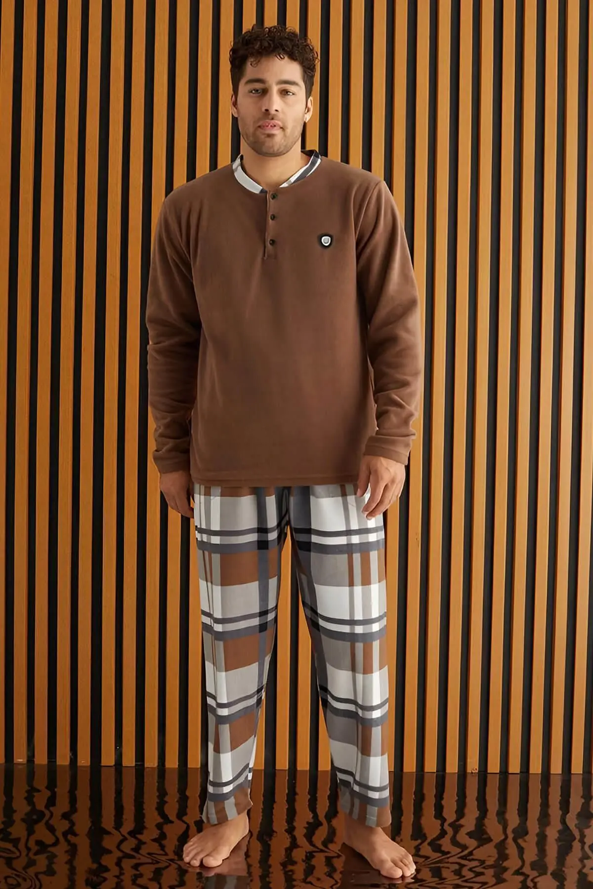 Kahve Beyaz Ekose Desenli Polar Erkek Pijama Takımı