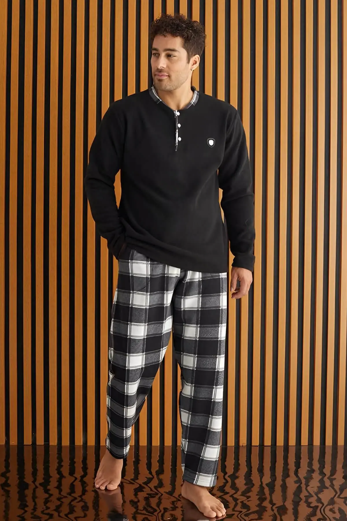 Siyah Beyaz Ekose Desenli Polar Erkek Pijama Takımı