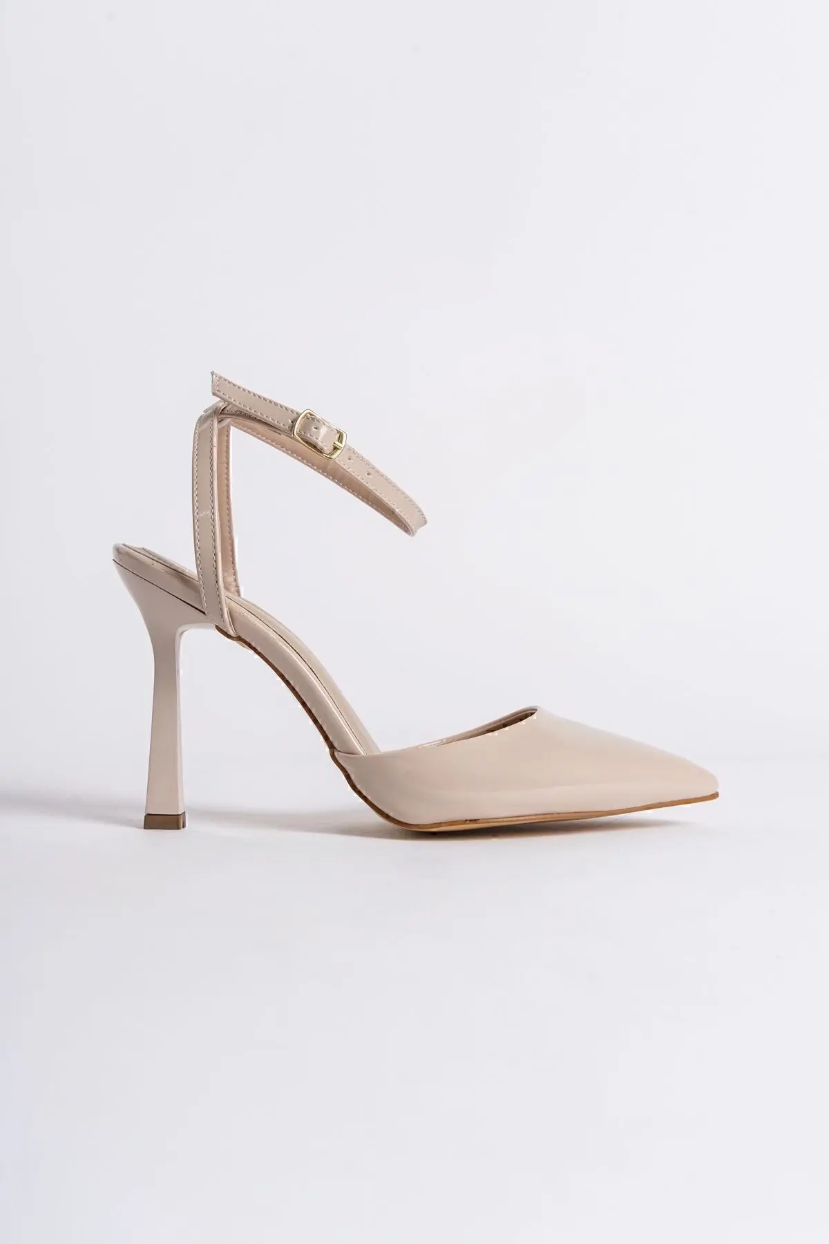 Kadın Bej Bantlı Topuklu Ayakkabı