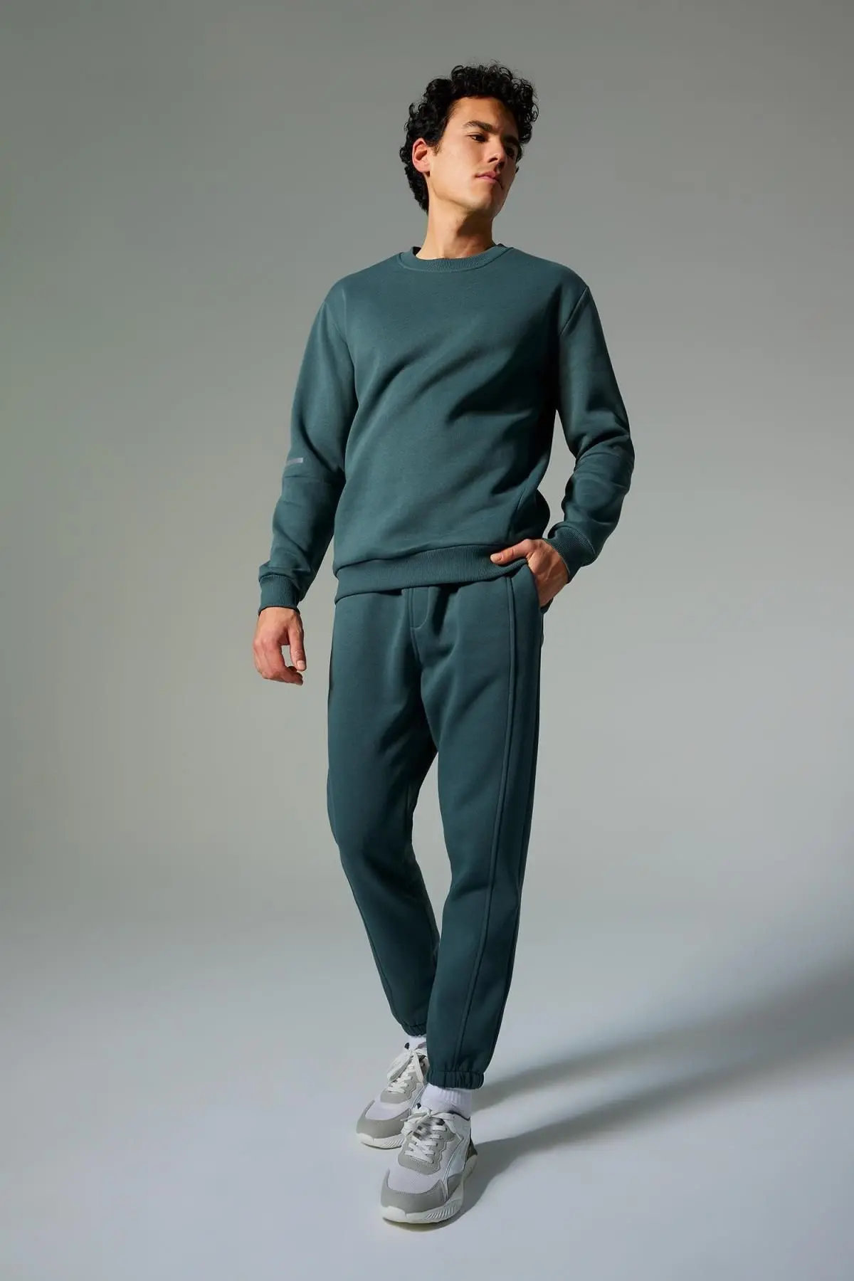 Fit Standart Fit Bisiklet Yaka Kalın Sweatshirt Y4531az23au