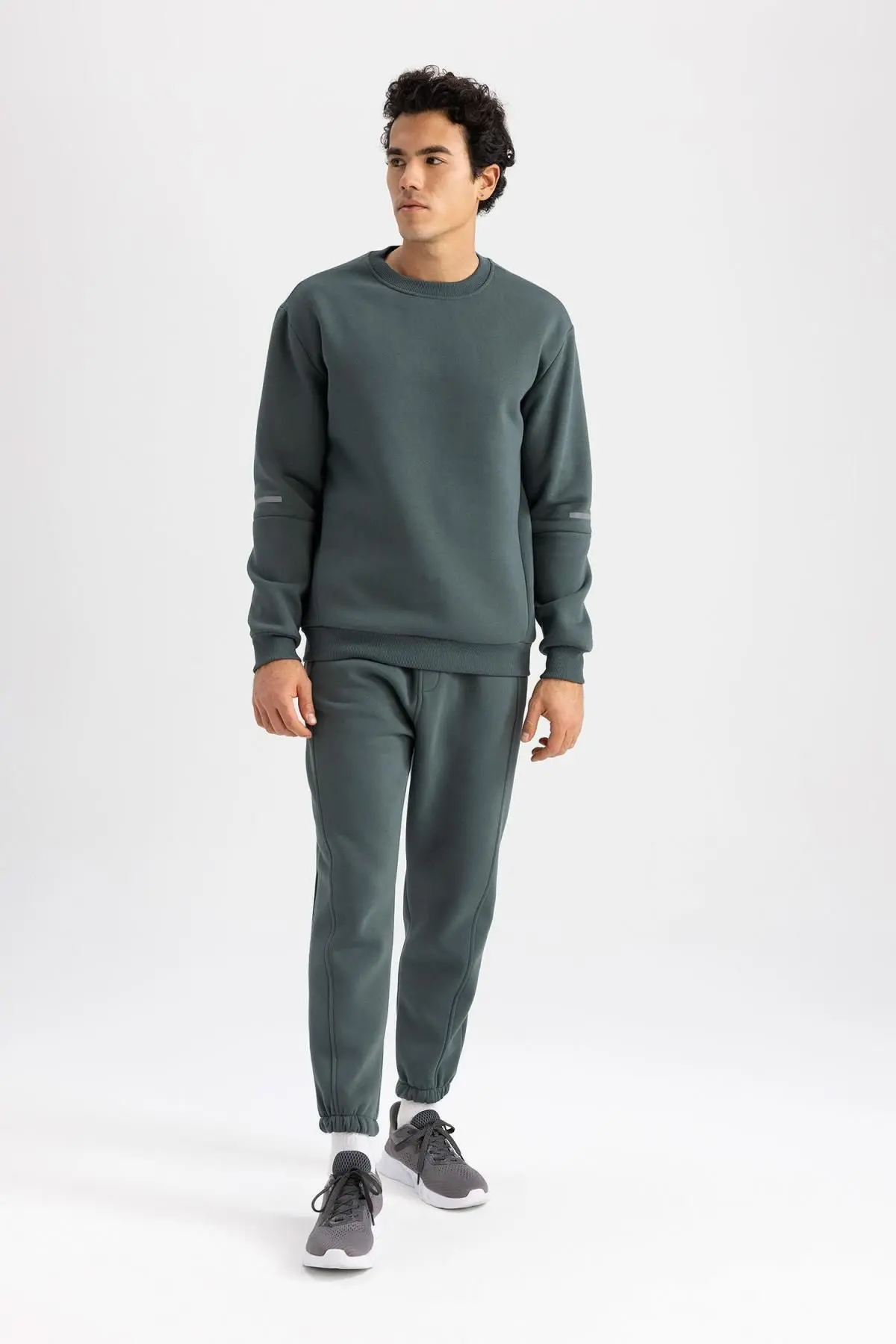 Fit Standart Fit Bisiklet Yaka Kalın Sweatshirt Y4531az23au