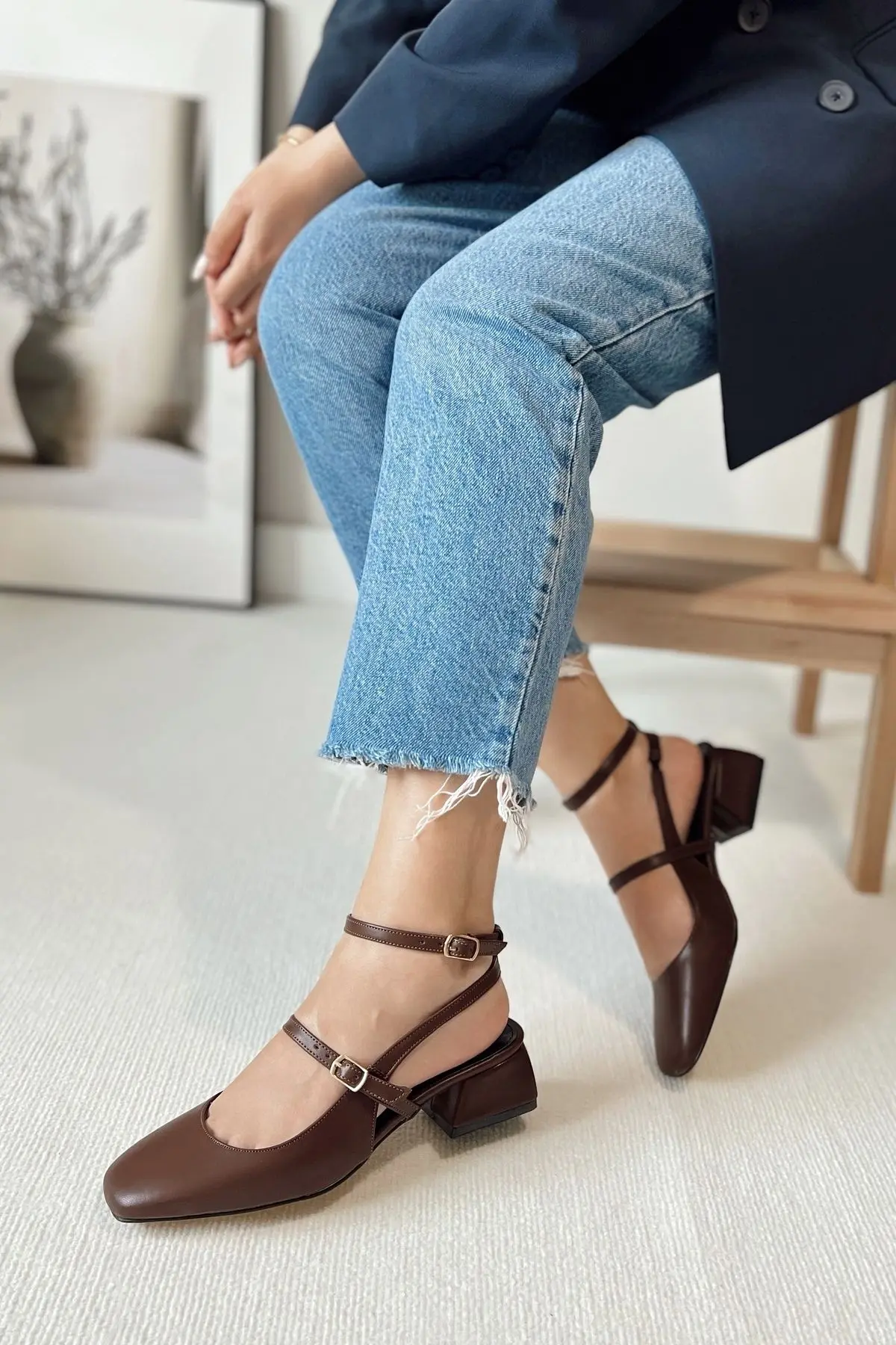 Kadın Mary Jane Kahverengi Mat Deri Arkası Açık Kare Burunlu Baretli Kısa Blok Topuklu Ayakkabı