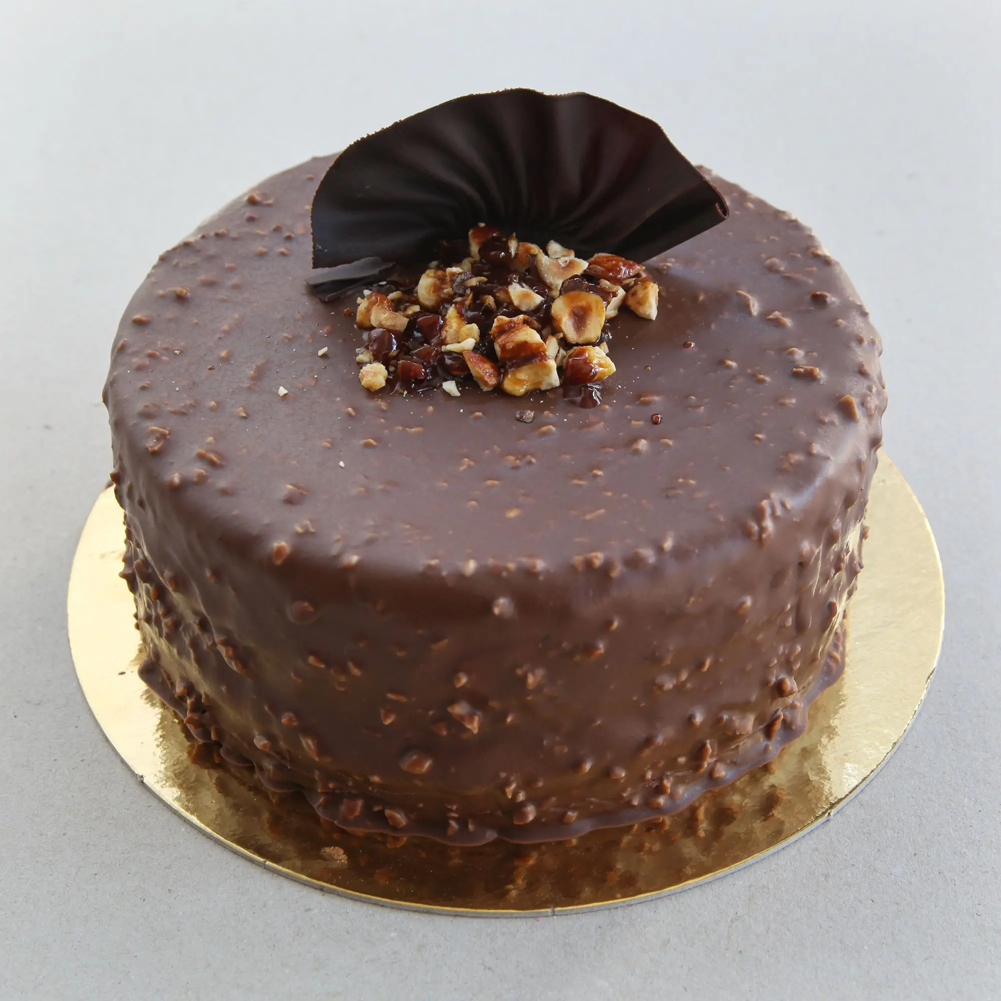 Çikolatalı Fındık Krokan Pasta (No. 0)