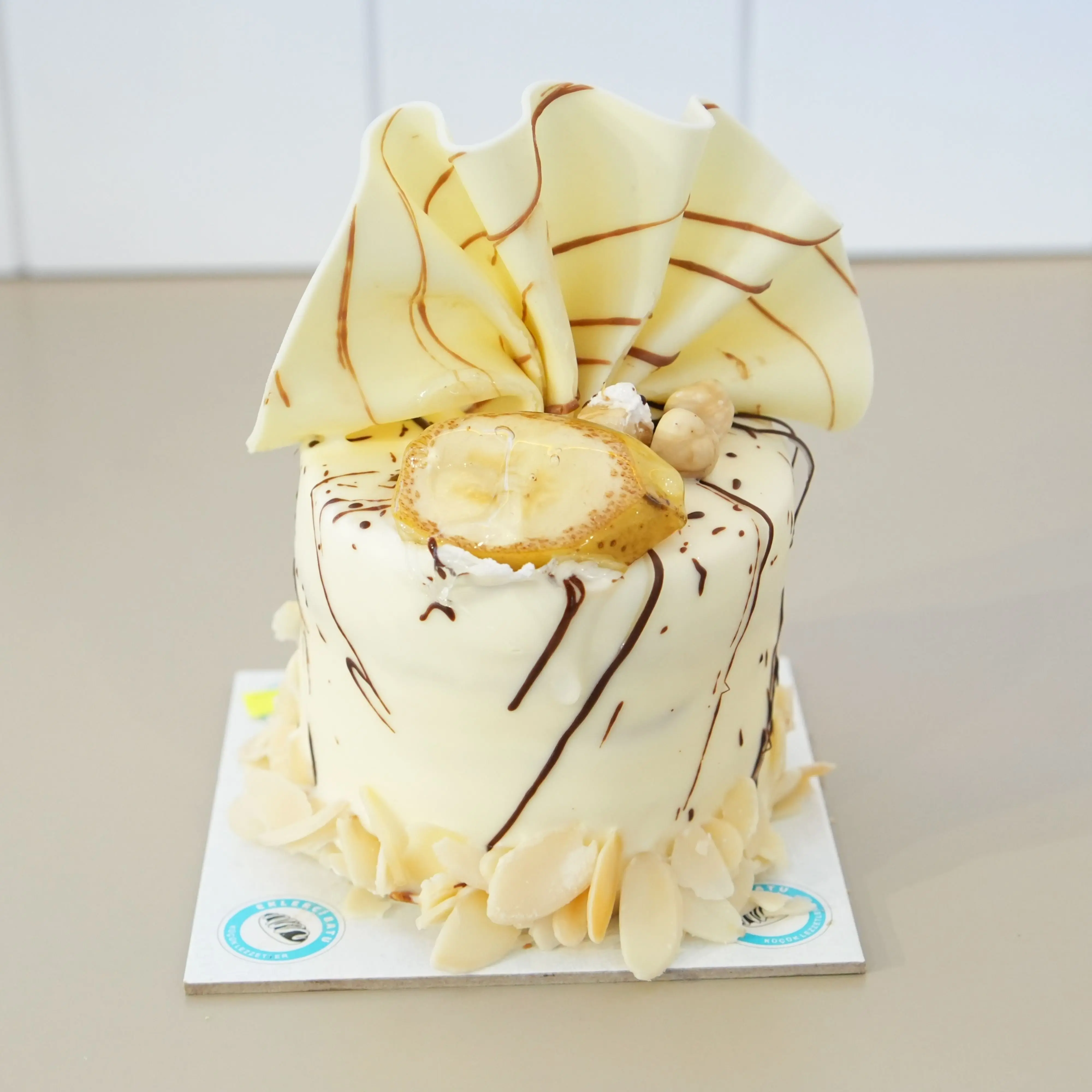 Muz & Fındıklı Yaş Pasta (4 Kişilik)