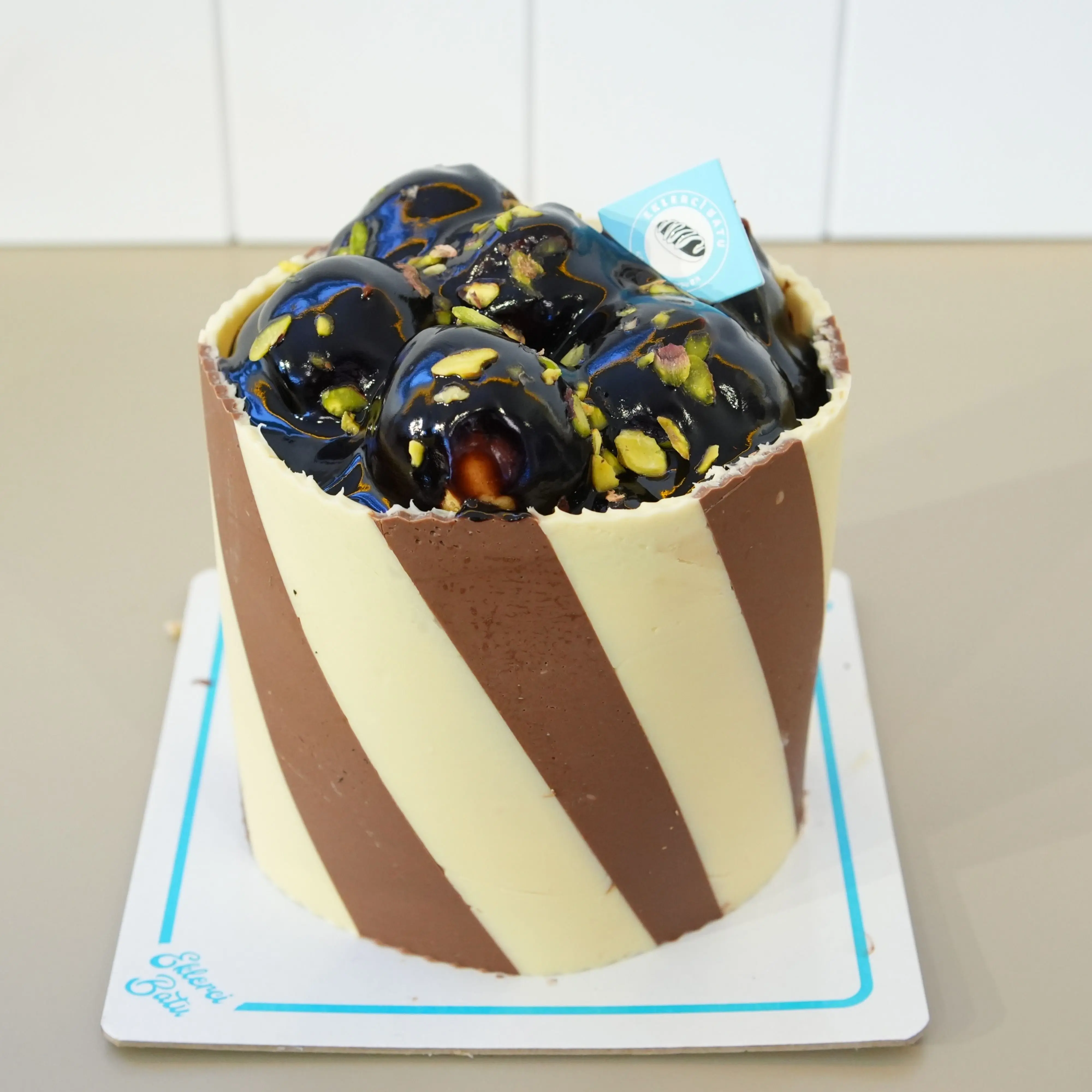 Profiterollü Pasta (6 Kişilik)