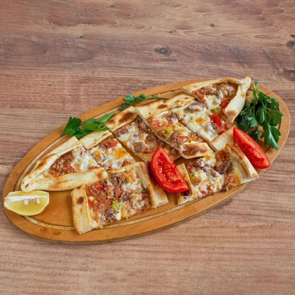 Kaşarlı Yumurtalı Pide