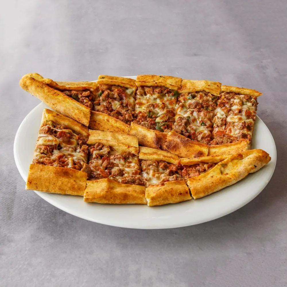 Sucuklu Yumurtalı Pide