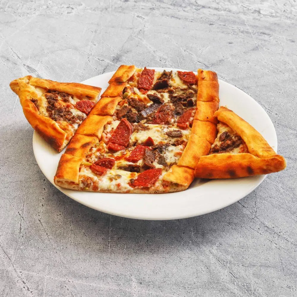 Kaşarlı Yuvarlak Karadeniz Pidesi (Açık)