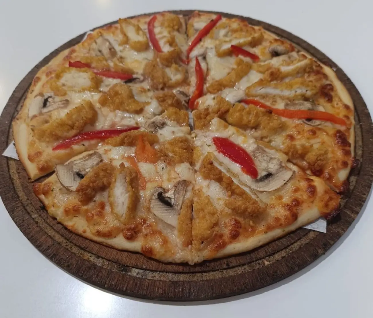Tavuklu Pizza (Büyük)