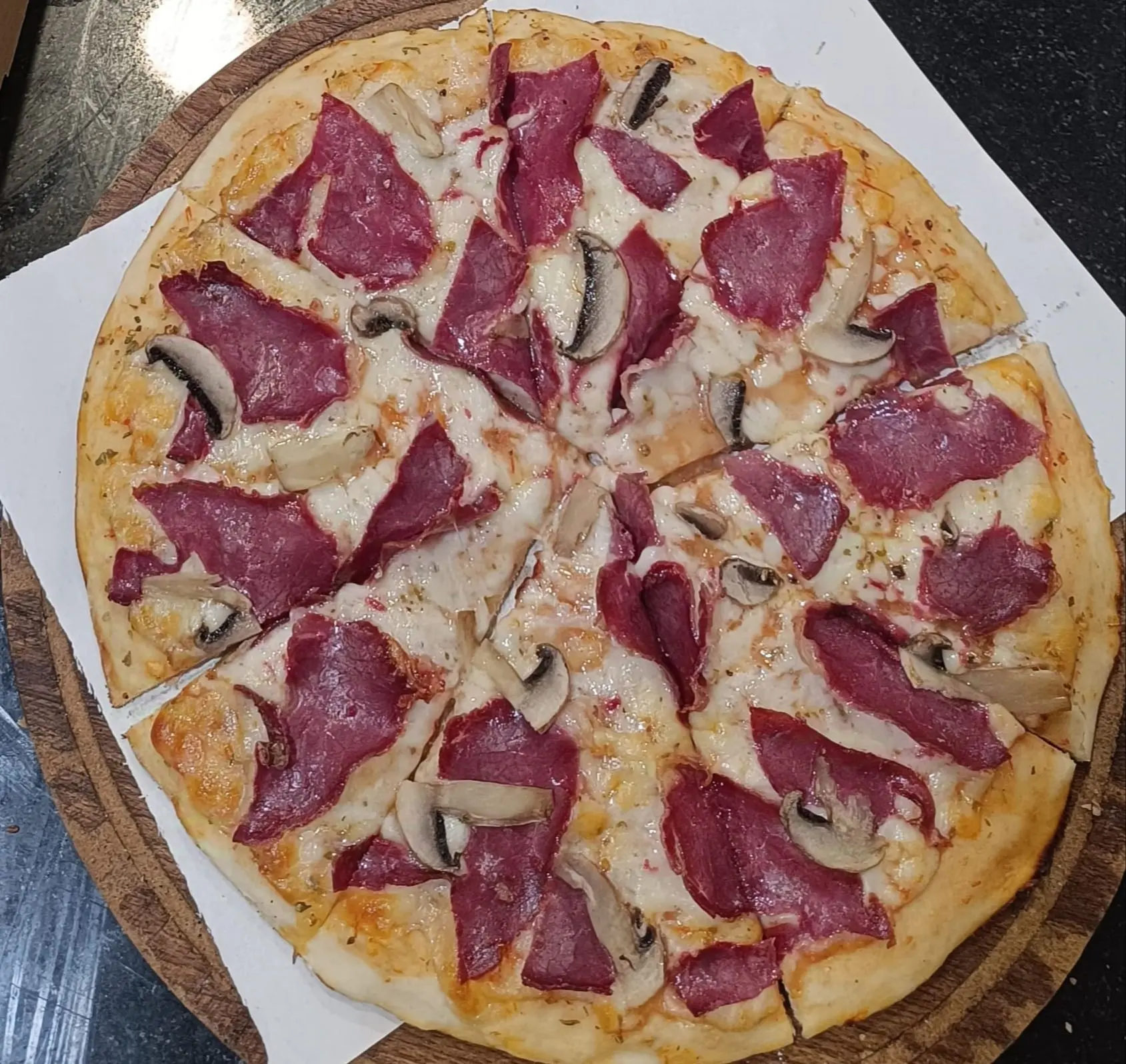 Dana Sucuksever Pizza (Orta Boy)