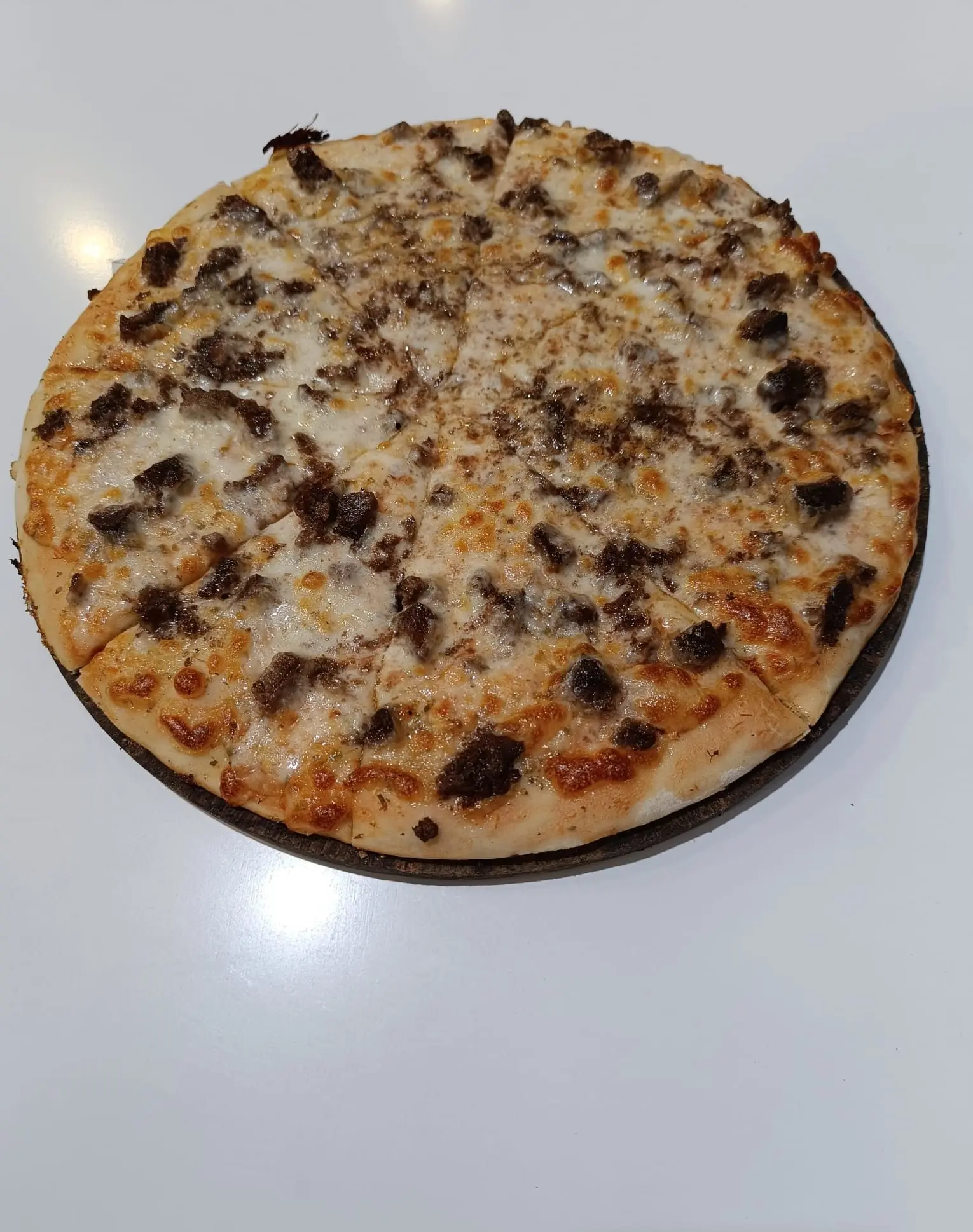 Kavurmalı Pizza (Orta)