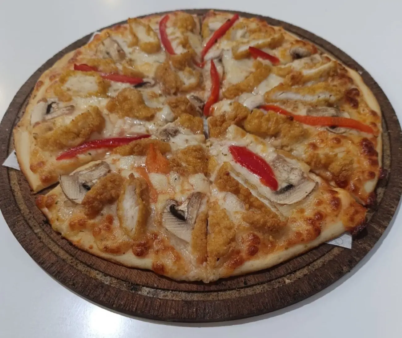 Tavuklu Pizza (Orta)