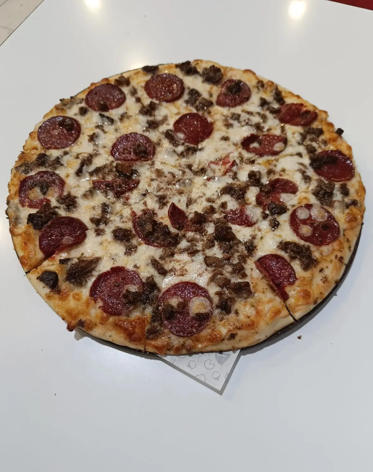 Kavurmalı Sucuklu Pizza (Orta Boy)