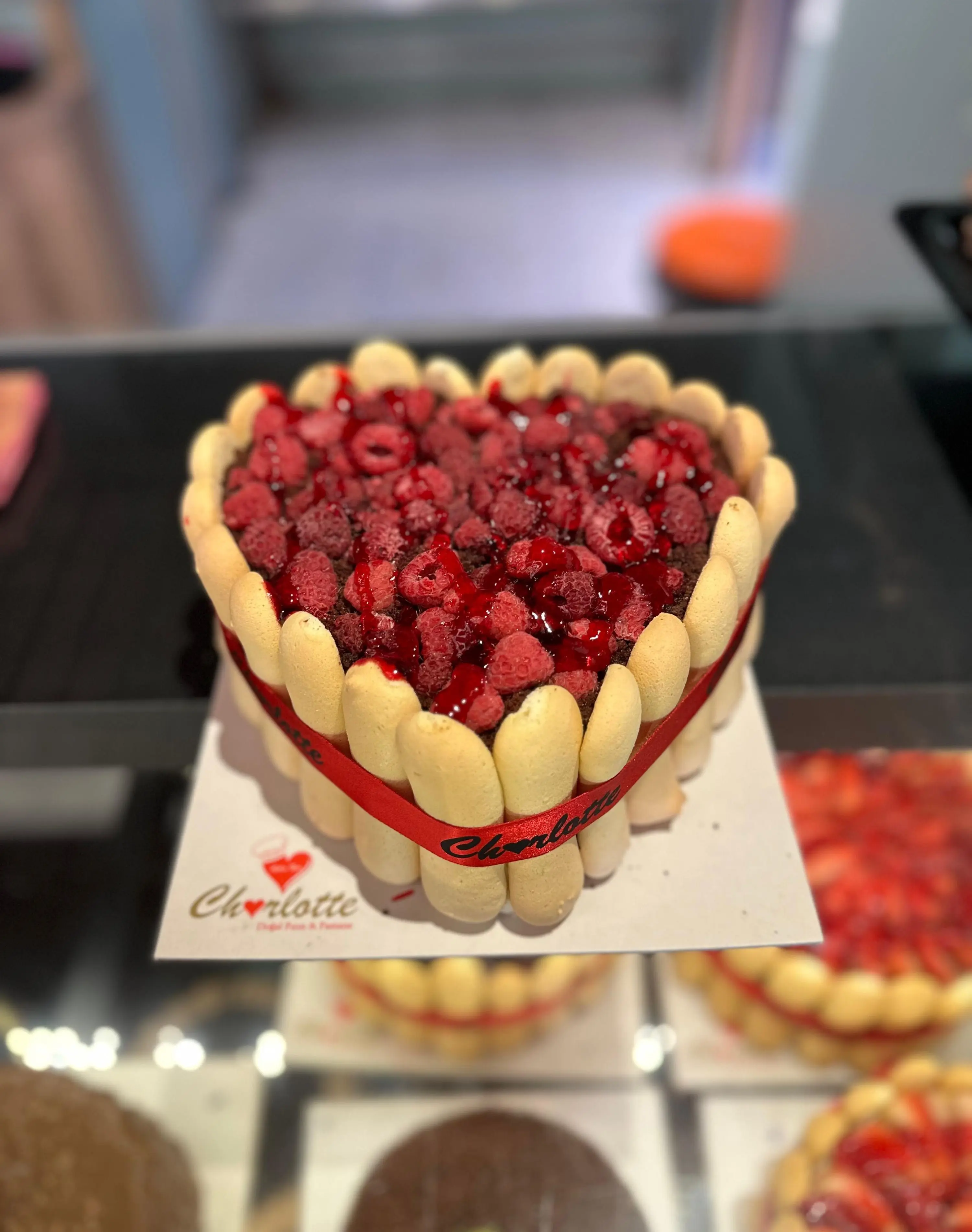 Frambuazlı Charlotte (8 Kişilik)