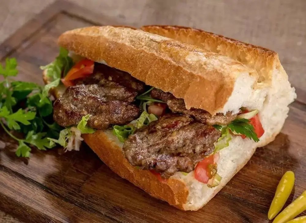 Ekmek Arası Izgara Köfte