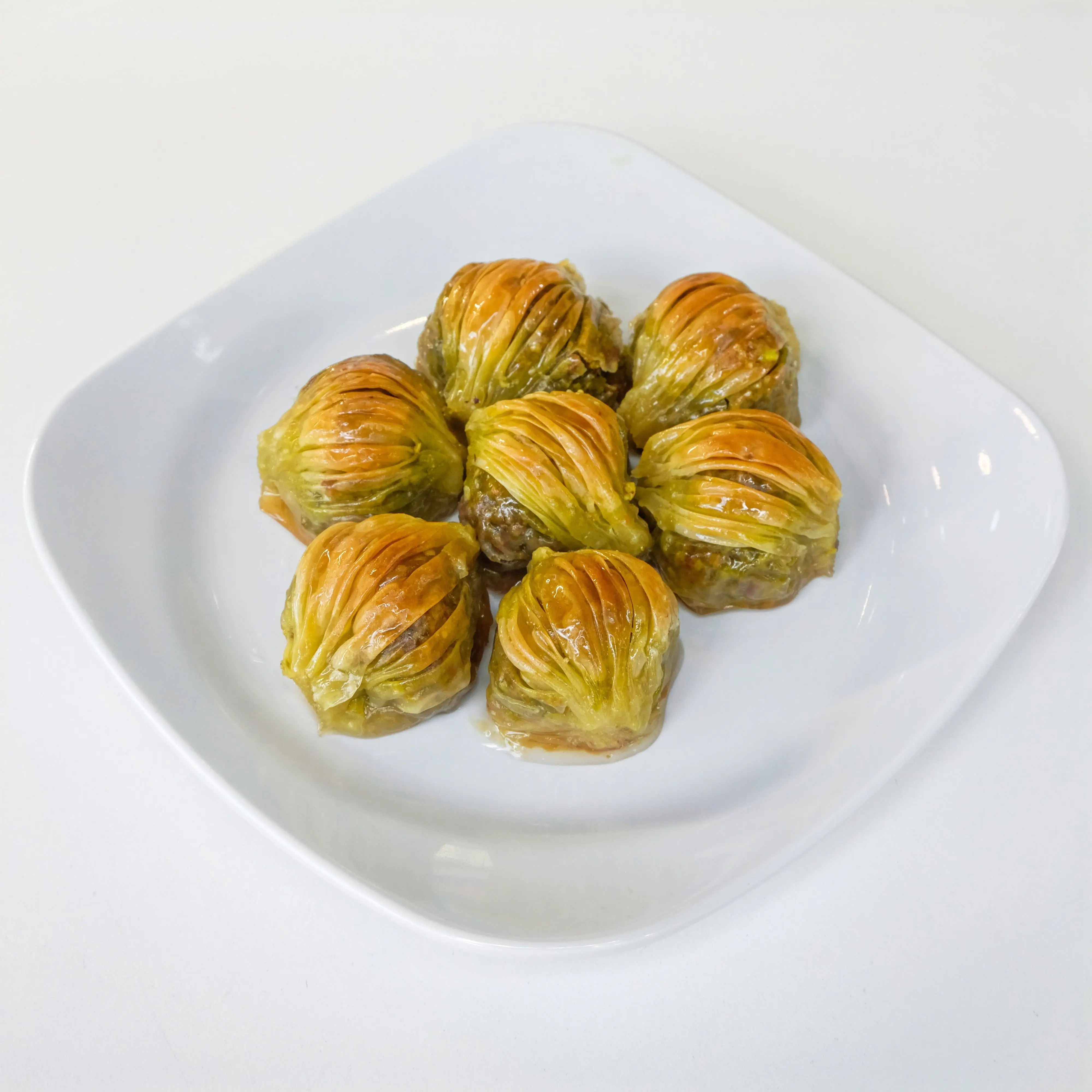 Fıstıklı Midye Baklava (1 kg.)