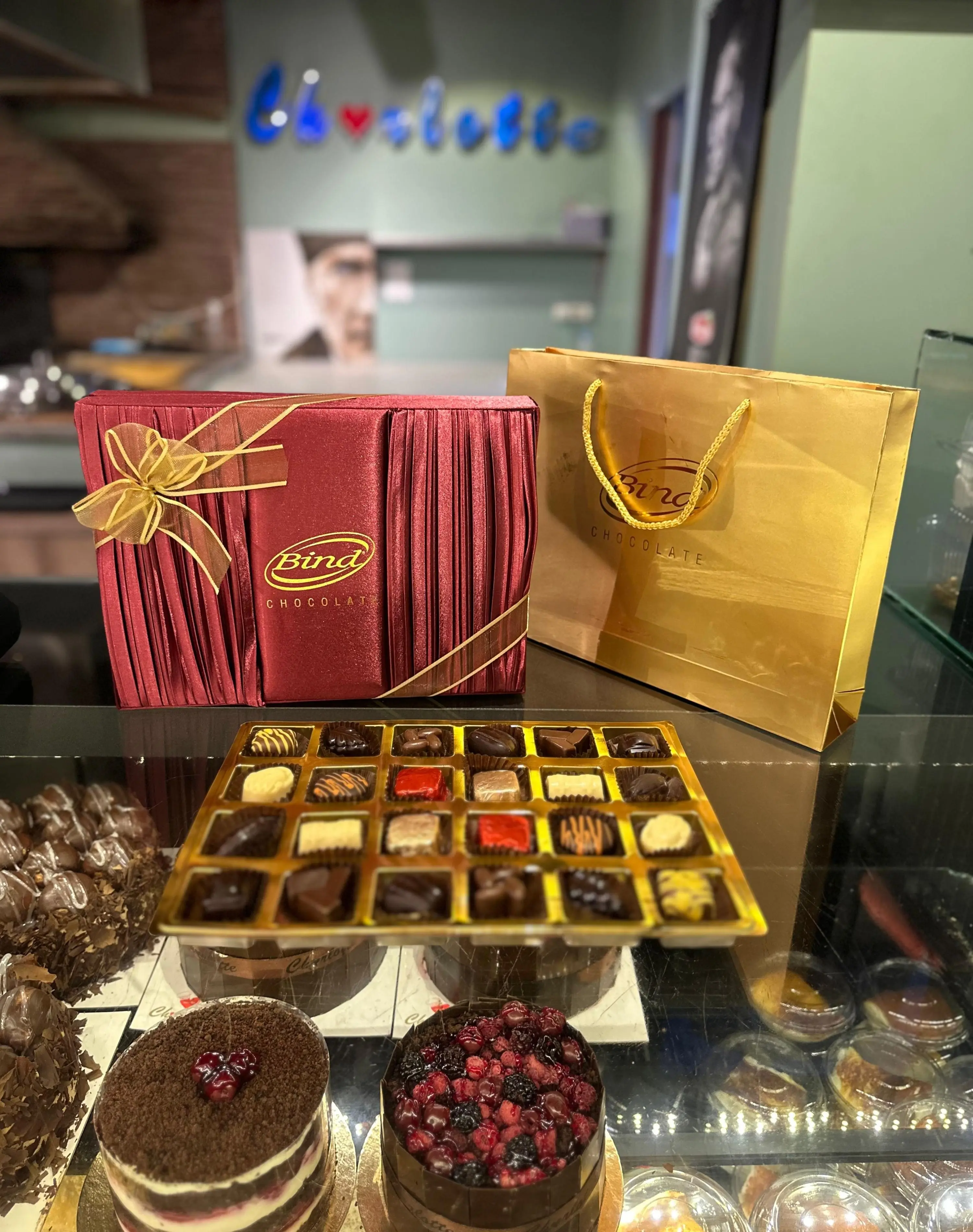 Bordo Saten Kutuda Çikolata (320 gr.)