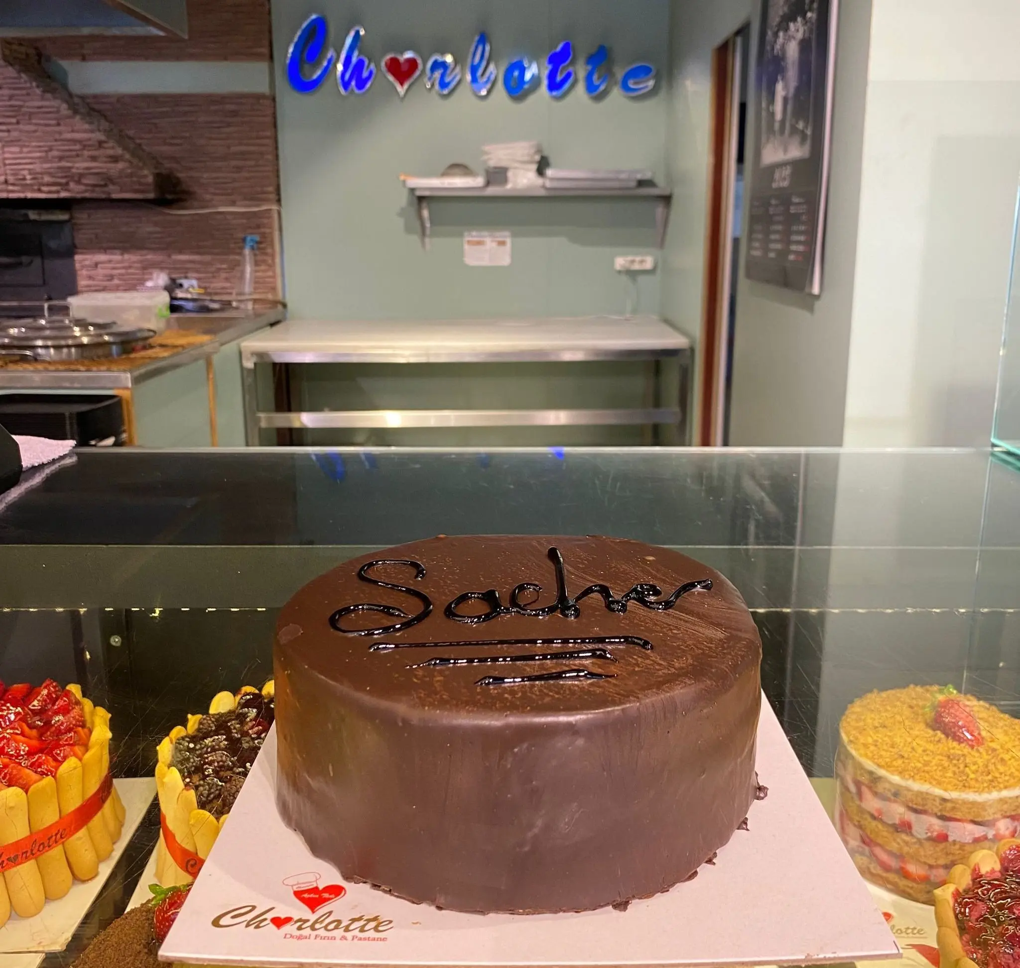 Sacher Torte Pasta (8 Kişilik)