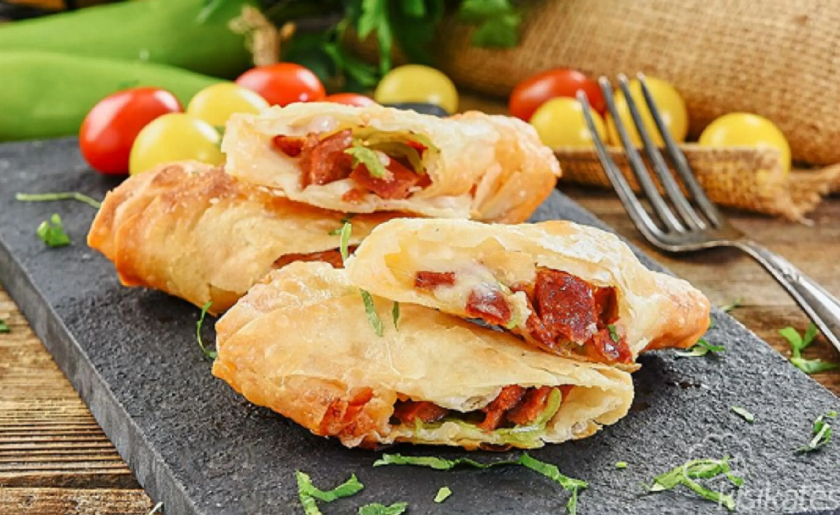 Pastırmalı Paçanga Böreği (Büyük)